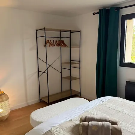 Maison Zoe, Country House, 6 Pers, Bbq بيت للعطل *